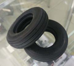 19805033　ワーゲン フロントタイヤ　2個入