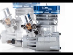 18700　MAX-105HZ　[WEB限定ステッカー付!]　(お取り寄せの場合あり)