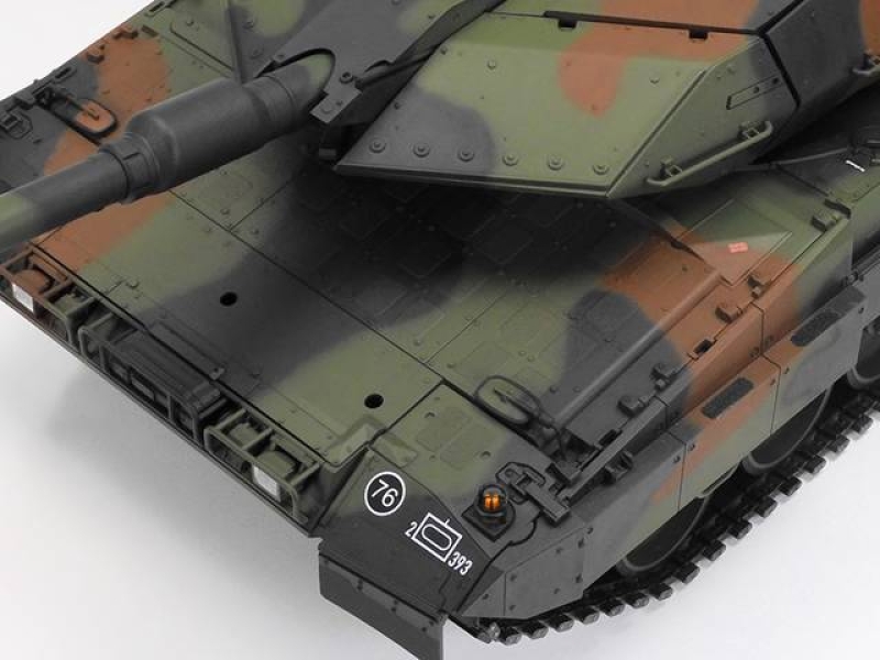 Amazon.co.jp: ドイツ陸軍 レオパルド 2A5 （1/48スケール